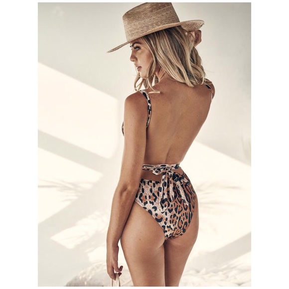 Sexy Leopard Animal Print Buckle Wrap Swimsuit - Picture 2 of 4